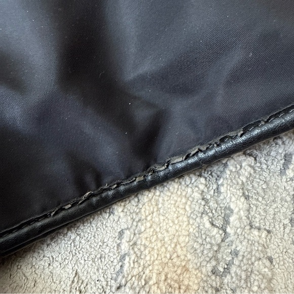 Tommy Hilfiger Womens Black Tote Bag Gold Logo  Magnetic Close - Picture 10 of 14